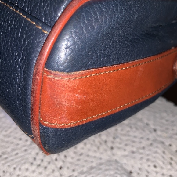 Liz Claiborne Leather Shoulder/Crossbody bag - Picture 8 of 14